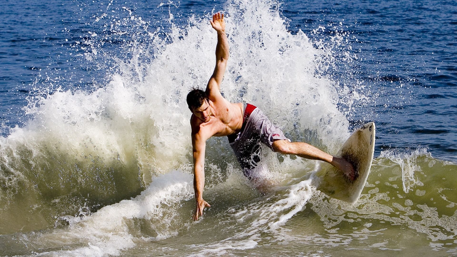 广东队对阵活塞,当拉文赛后评分拉满,我们到底在为什么欢呼?